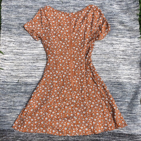 Floral Tie Waist Dress - Picture 2 of 6